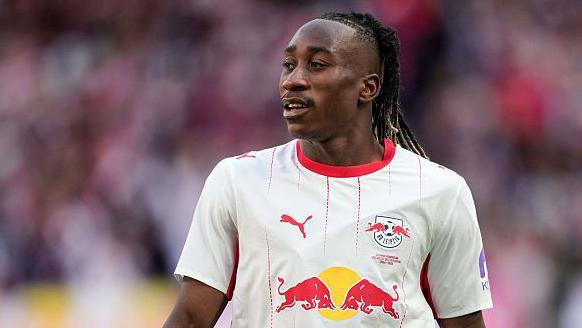 De 19-jarige Yan Diomande sluit zich aan bij Real Madrid en breekt opnieuw transferrecords
